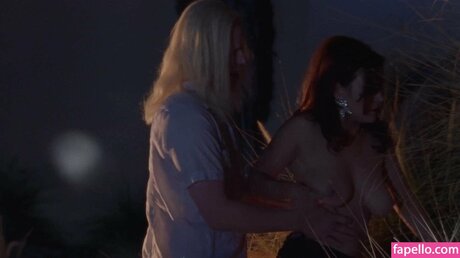Jennifer Tilly ヌードモデル 画像