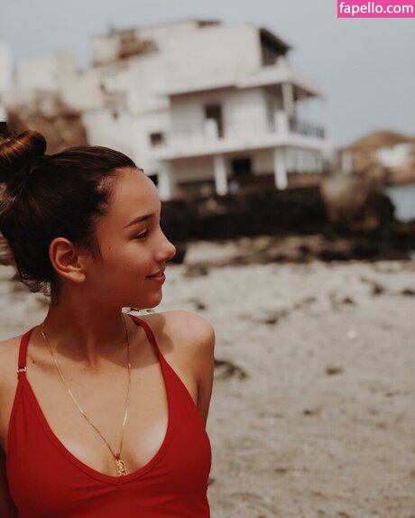 Micaela Caballero ポルノスター エロティック 写真