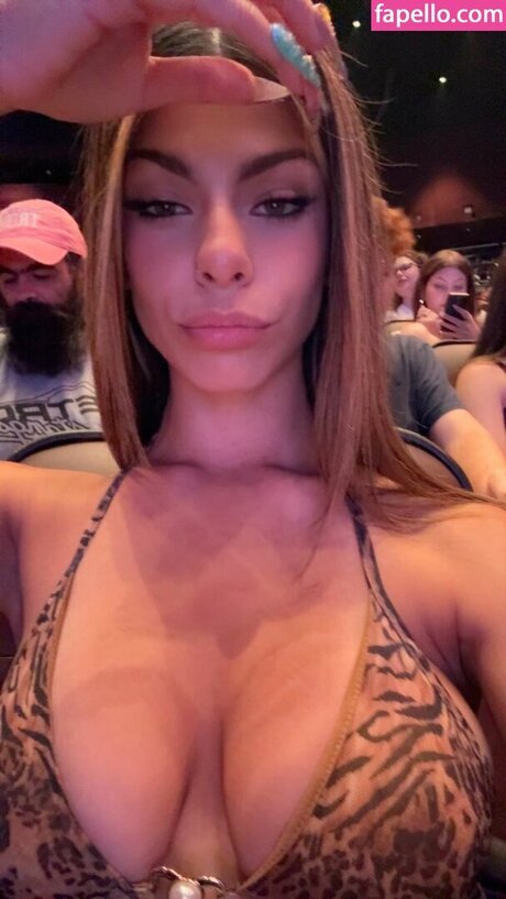 Julia Carrano トップスター 写真