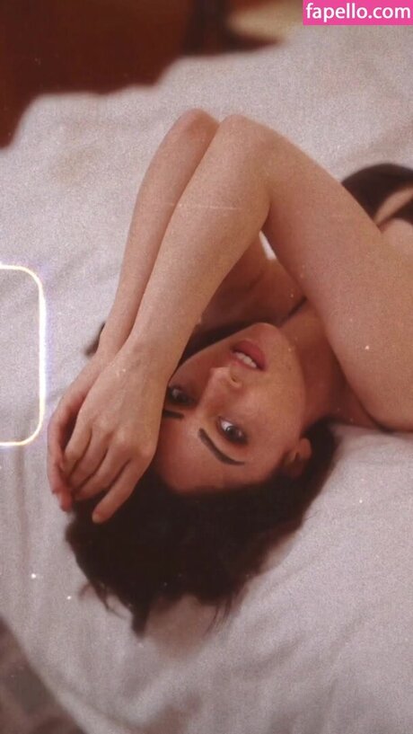 Sandeepa Dhar 高品質スター アーカイブ