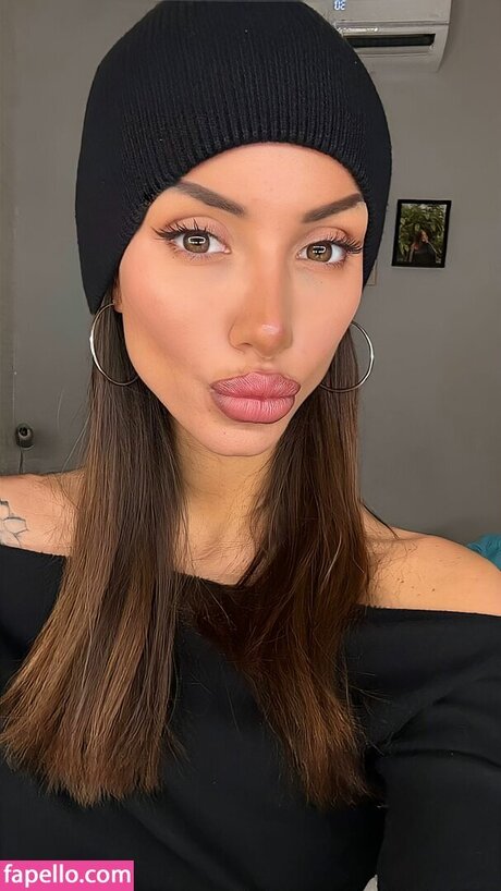 Oriana Tubiolo 美しいスター 写真