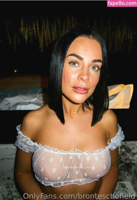 Bronte Schofield 完璧なポルノスター 写真