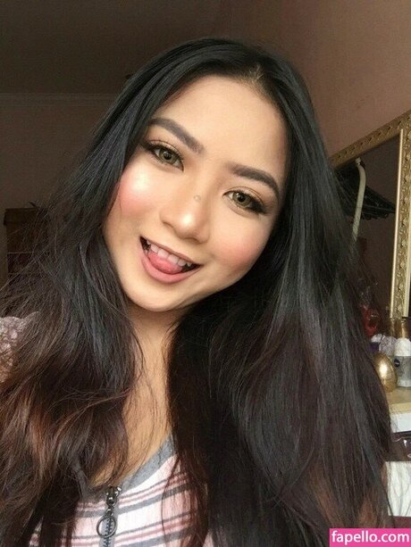 Zizi Wong アダルト女優 アーカイブ
