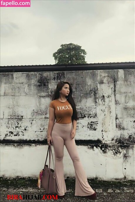 Zizi Wong 素敵なモデル 写真