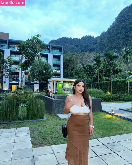 Zizi Wong セックスモデル 写真