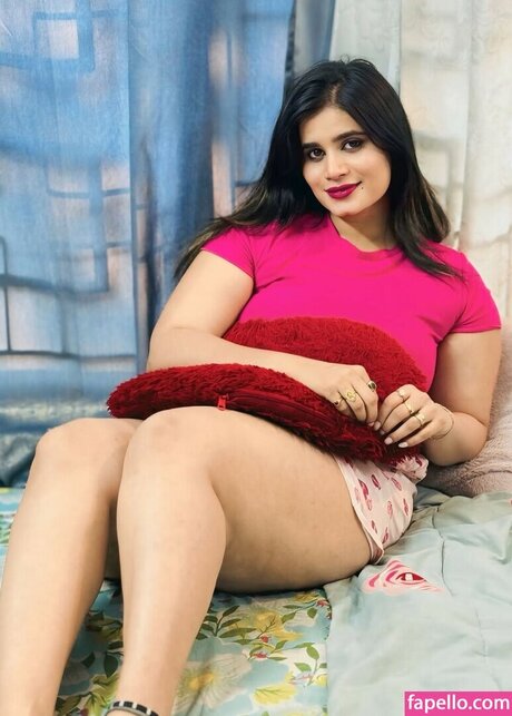 Pavitra Poojary スター ヌード 写真