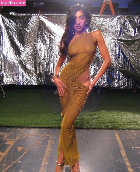 Lara Raj 最高のポルノスター 写真