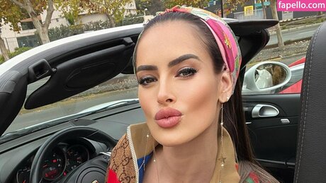 adrianabarrientos セクシーなスター 写真