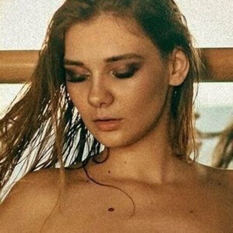 Tasha Hope 高品質モデル 写真