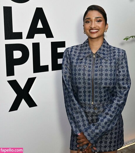 Varada Sethu ポルノスター xxx 写真