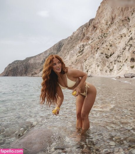 Julia Hatch ヌードモデル 写真