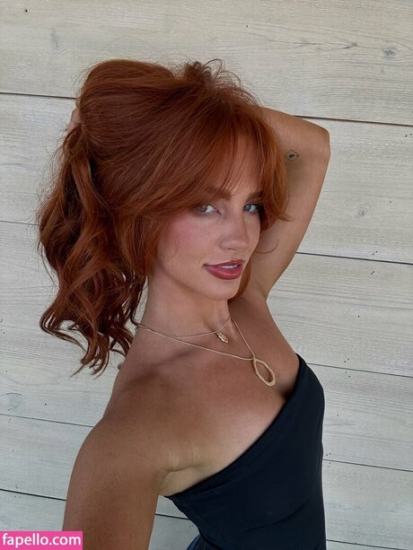 Julia Hatch エロティックなスター 画像