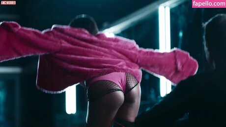 Julia Byrro セックスモデル ギャラリー