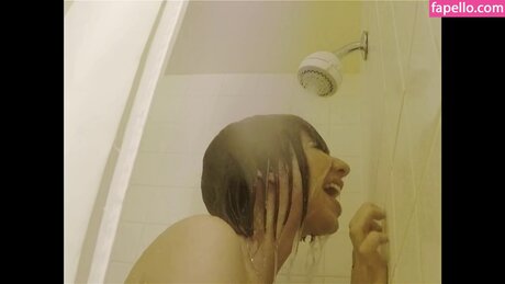 Jasmine Sandlas 最高のスター 写真