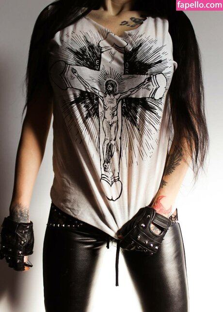 Toxic Vision かわいいモデル 写真