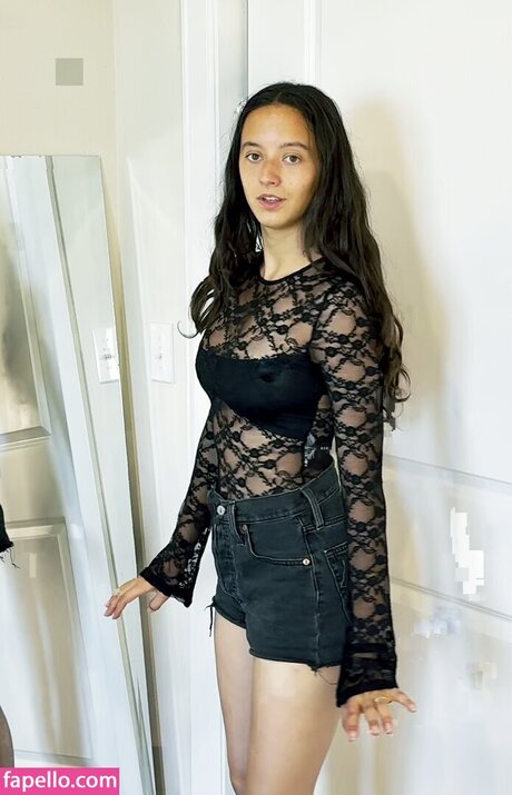 Amelia Harma トップモデル 写真