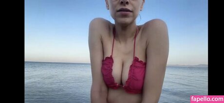 Kybeleniz 裸の女優 写真