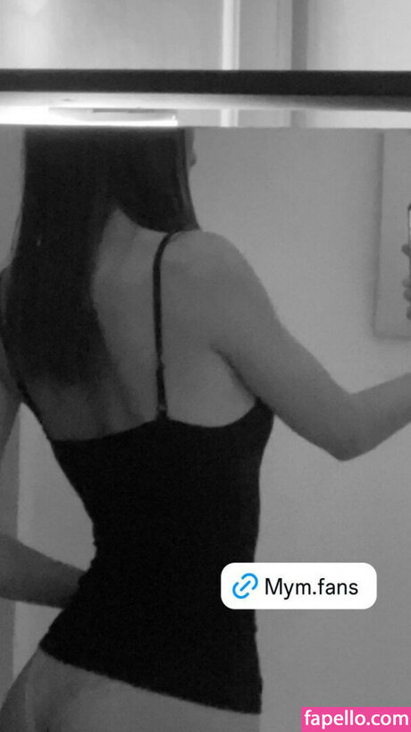 clara lstn 完璧なモデル 写真
