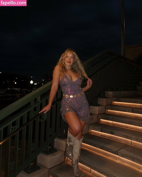 Lynzie Fulton 美しいモデル 写真