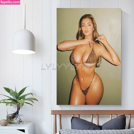 Demi Mawby ヌードモデル 写真