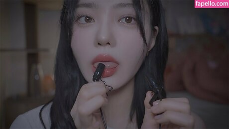 Nareun ASMR ポルノ女優 写真