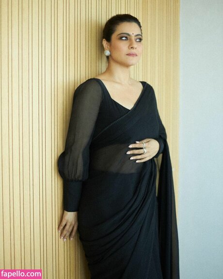 Kajol Devgn ホットなポルノスター 写真