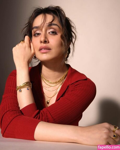 Shraddha Kapoor 美しいポルノスター 写真