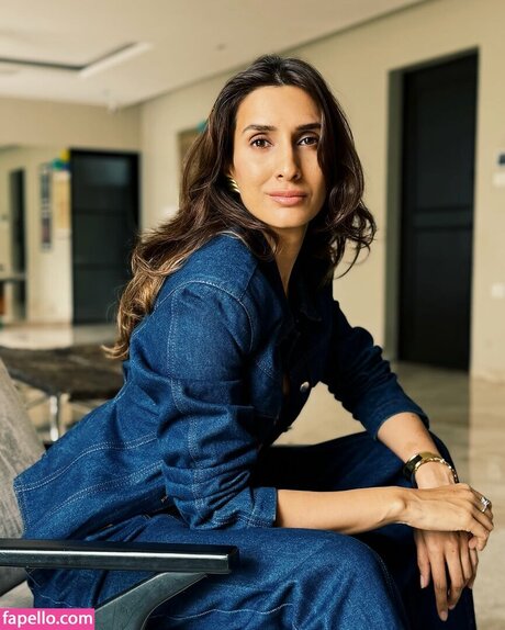 Pragya Kapoor 裸モデル ギャラリー