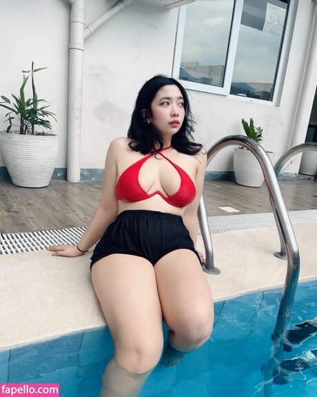 Omulet t ポルノスター 可愛い 写真