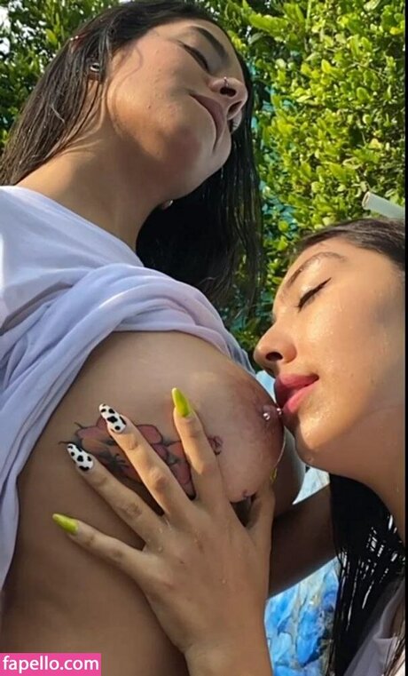 Daniela Saa ポルノスター アダルト 写真
