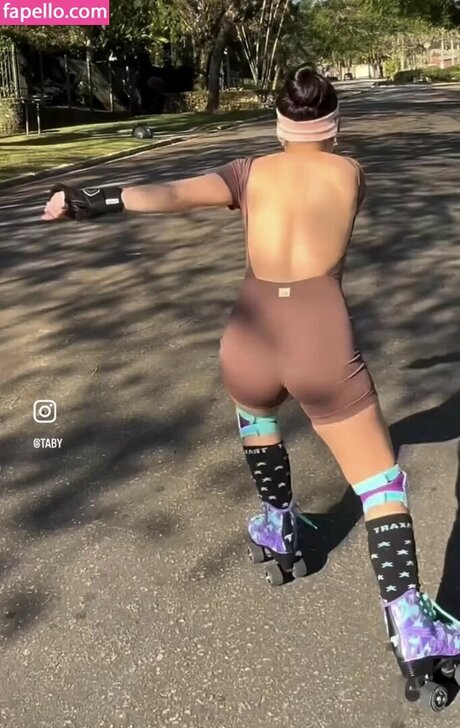 Taby Carvalho 完璧なモデル 画像