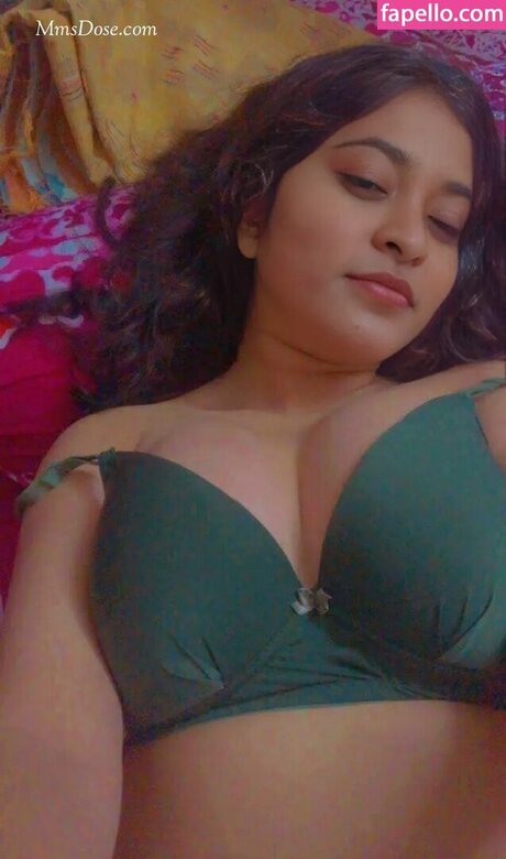 Reya Ghosh 高品質モデル 写真