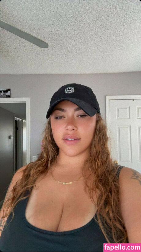 Mikayla Shea ホットなポルノスター 画像