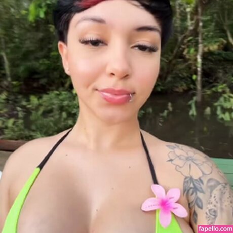 Gatuninhaaa セクシー女優 写真