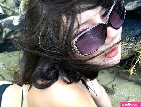 Trinity Manaj セックスモデル 写真