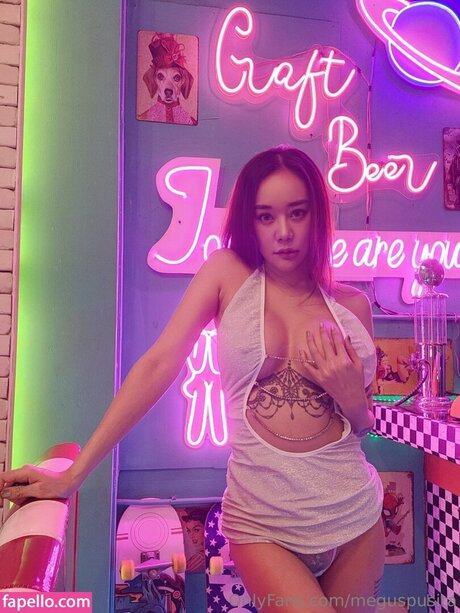 meguspusita ポルノスター アダルト 写真