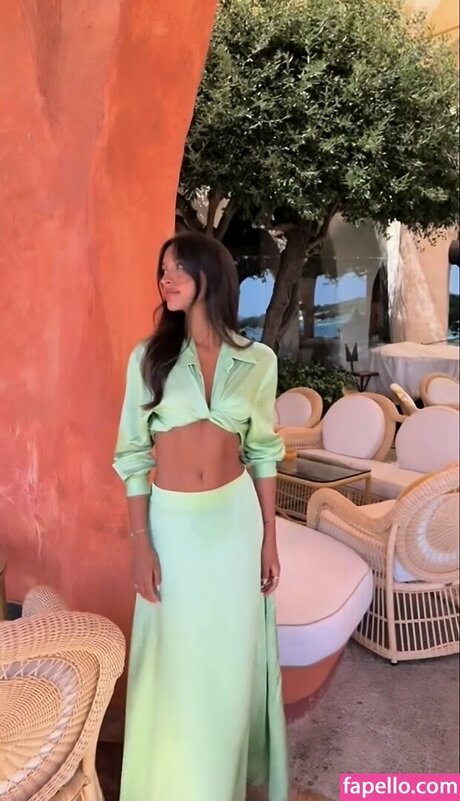 Alexandra Saint Mleux セクシーなスター 写真