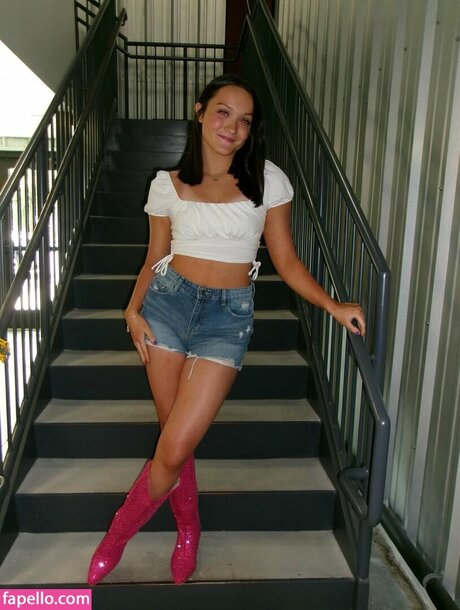 Izzy Moreno 美しいスター 画像