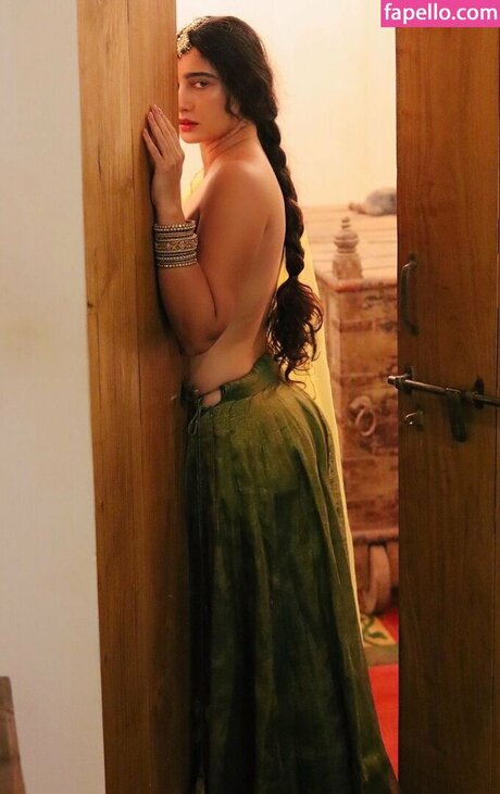 Megha Shukla ポルノスター ヌード 写真