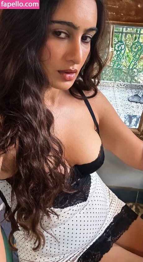 Megha Shukla スター 裸 写真
