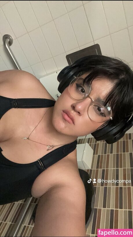 Howdycompa セクシーなスター 写真