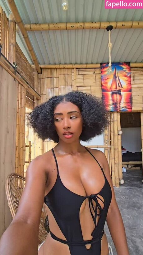 Jessica Nahomy かわいいポルノスター 写真
