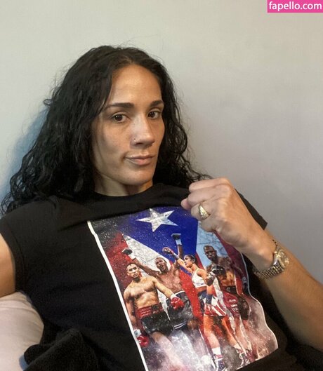 Amanda Serrano エロティックなスター 写真