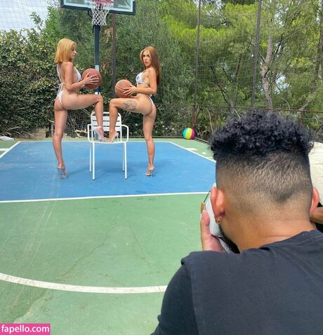 Alyshia Barragan スター 裸 写真