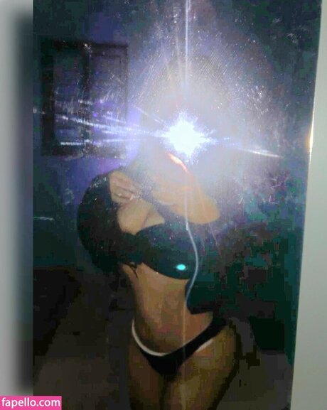 ヨガ 熟女 OnlyFans 無料ポルノ 写真