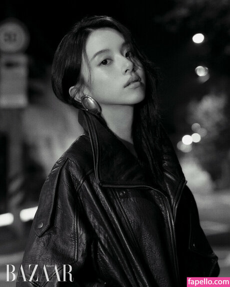 Chaeyoung 裸のスター 画像