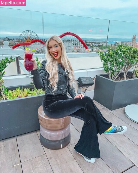 Noelle Foley エロティックモデル 画像