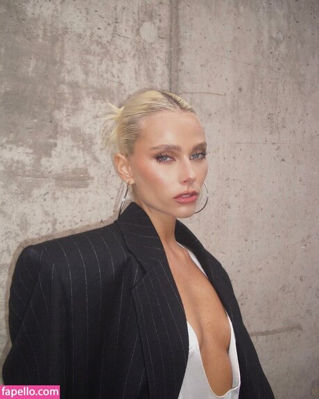 Valentina Zenere ポルノモデル 写真