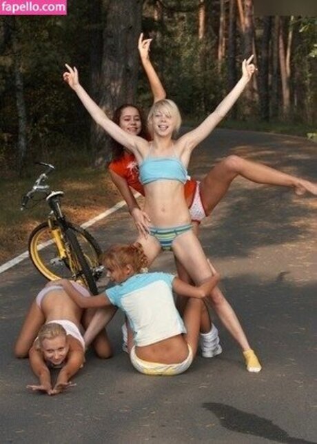 Alice Wonderbang ポルノスター エロティック 写真