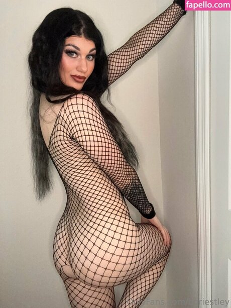 Bea Priestley セクシーモデル 写真